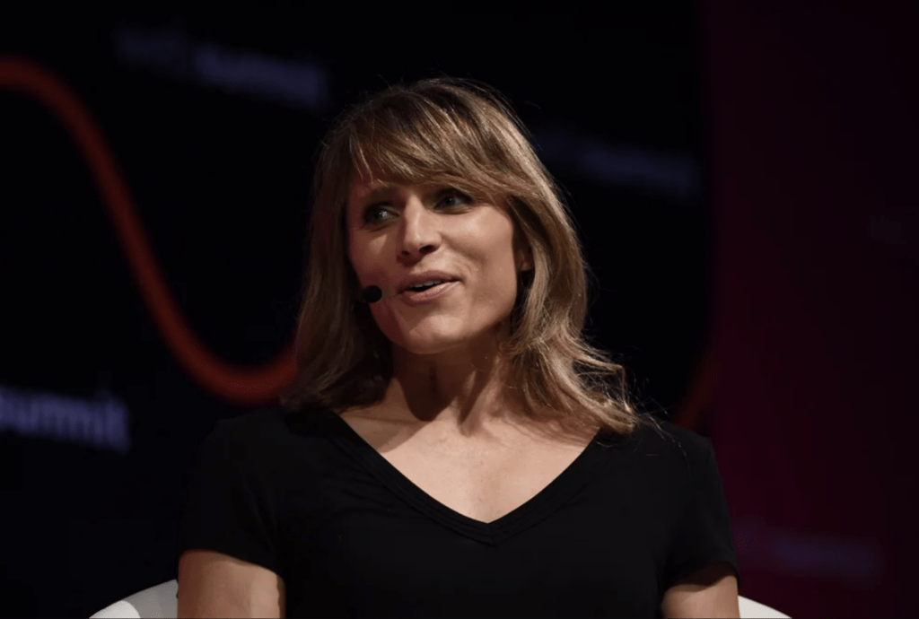 Headshot Allison Wagner Speaking in black shirt